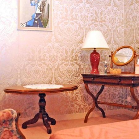 1 Bedroom House 20Min Walk To Centre In Турню Экстерьер фото