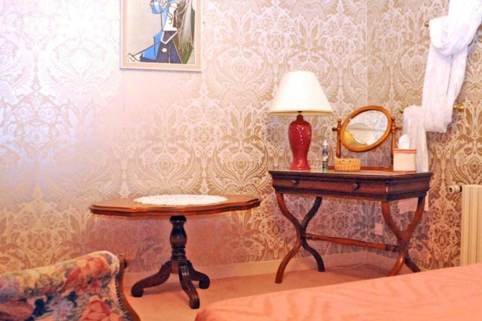 1 Bedroom House 20Min Walk To Centre In Турню Экстерьер фото